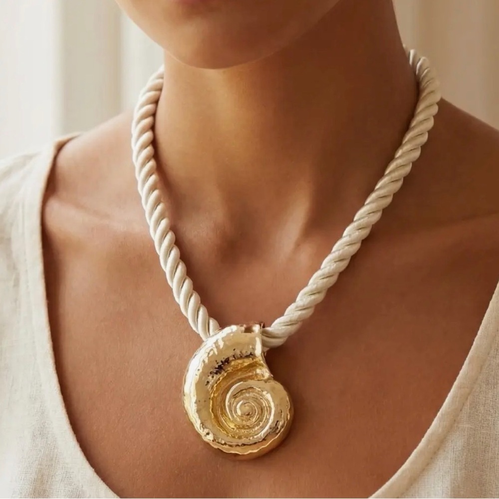 Statement Shell Rope Pendant Necklace (9704)